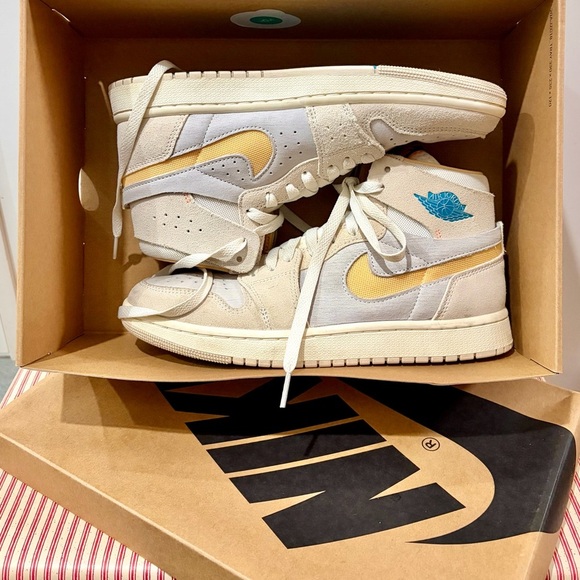 Air Jordan 1 High Zoom CMFT 2 Sail Gold Men’s 7.5 LIKE NEW (Box Included) - Picture 9 of 10